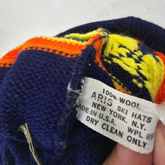 Aris vintage ski toboggan Lady bug with a pom pom - Picture 3 of 3